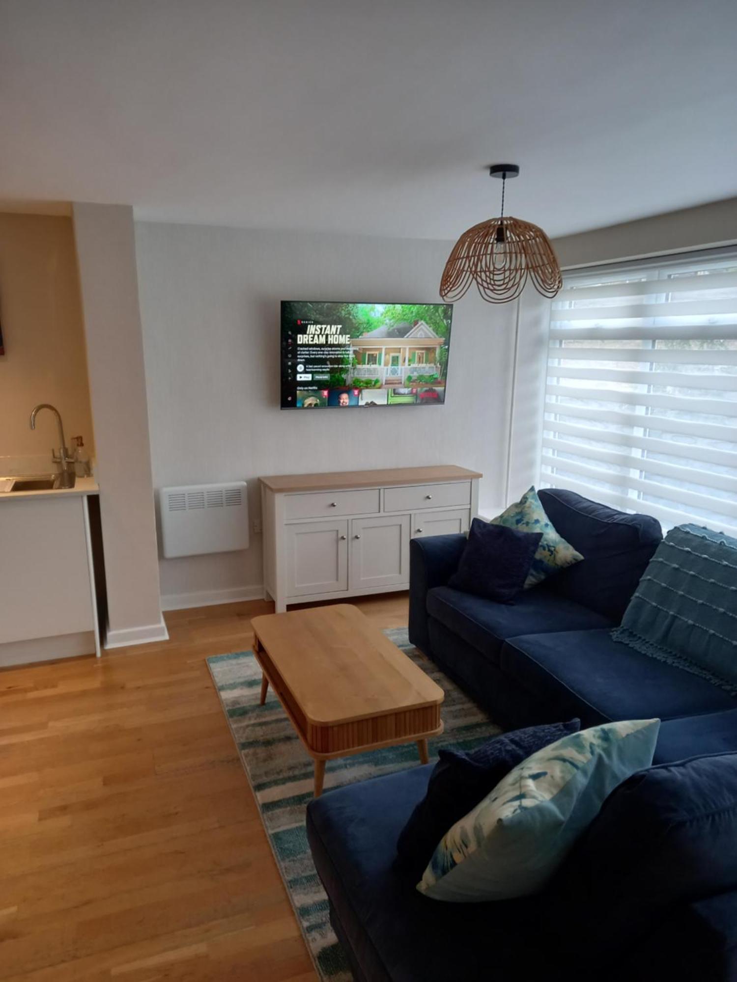 Laurel Apartment بورتون أُنذ ووتر المظهر الخارجي الصورة